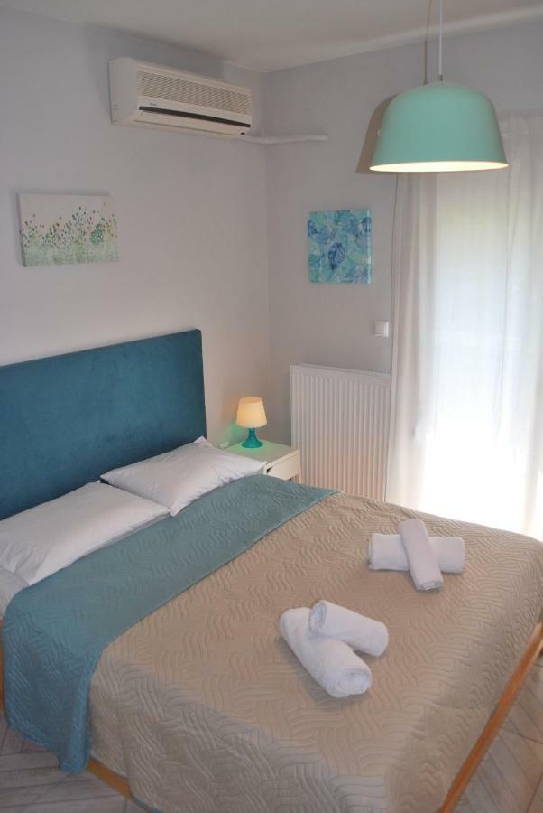 Cornelia Apartment Palaiontsiflikion Bagian luar foto