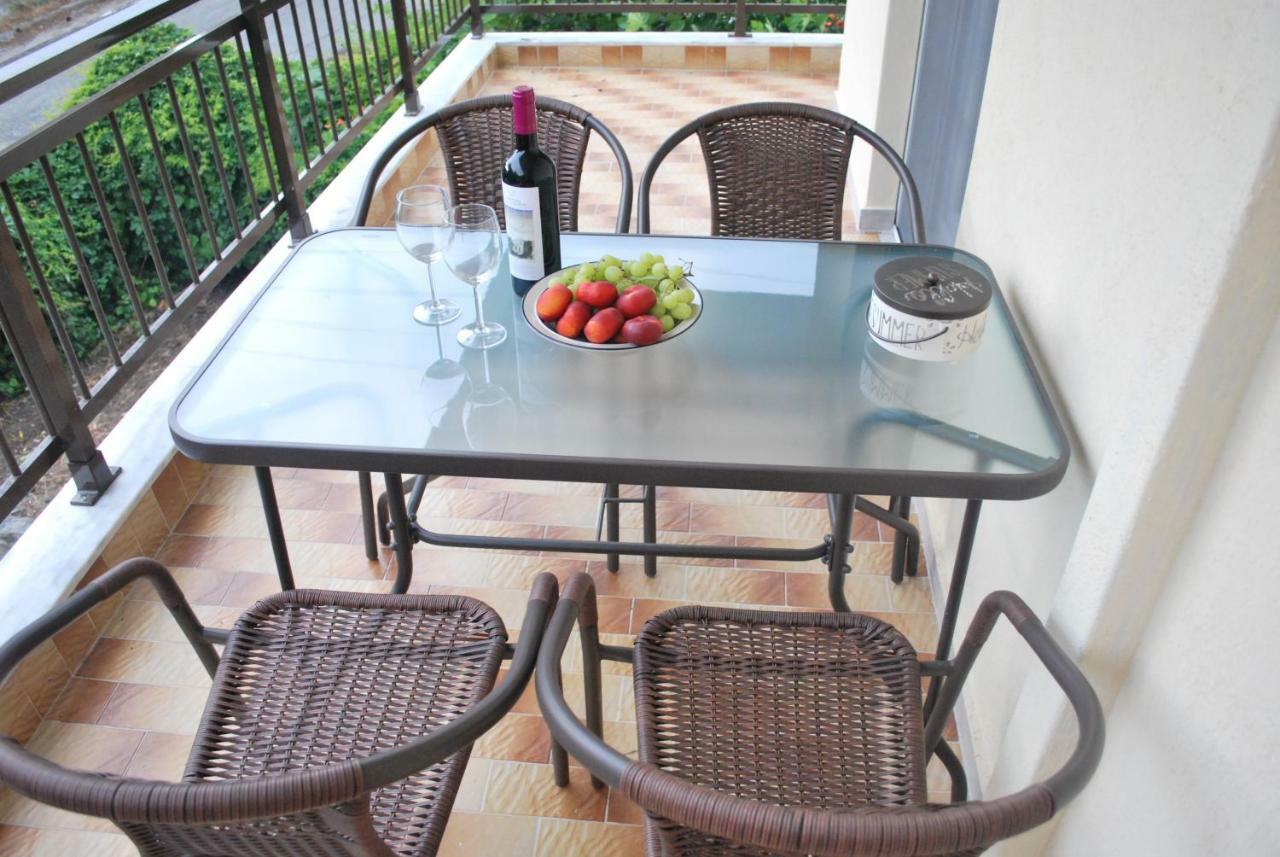 Cornelia Apartment Palaiontsiflikion Bagian luar foto