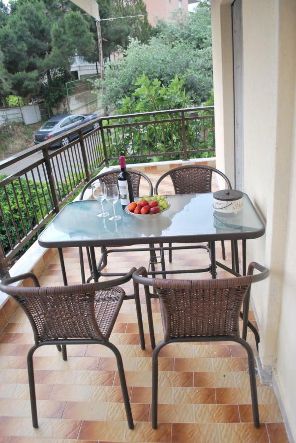 Cornelia Apartment Palaiontsiflikion Bagian luar foto
